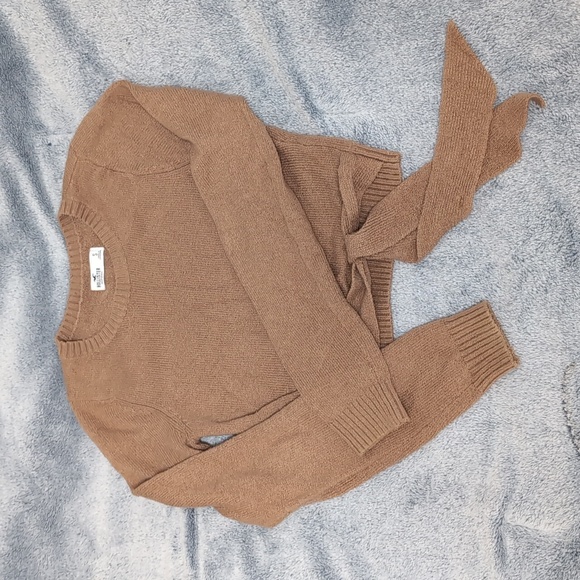 Hollister Sweaters - Hollister Cropped Sweater